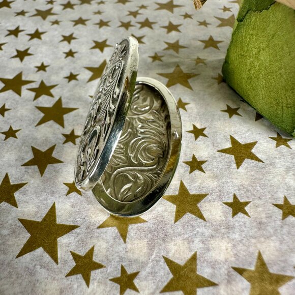 NEW Real Silver (not plated) Locket on a Silver Tone Chain - Picture 4 of 4